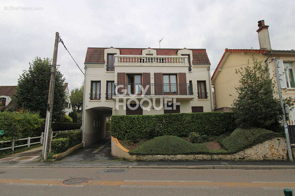 Appartement à MANDRES-LES-ROSES