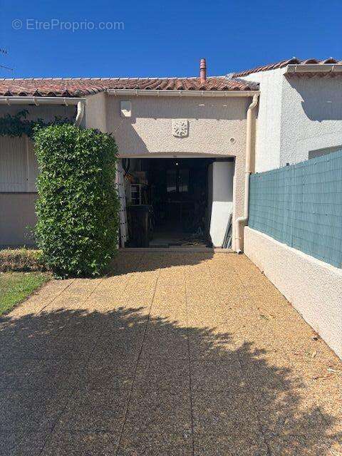 Maison à MAUGUIO