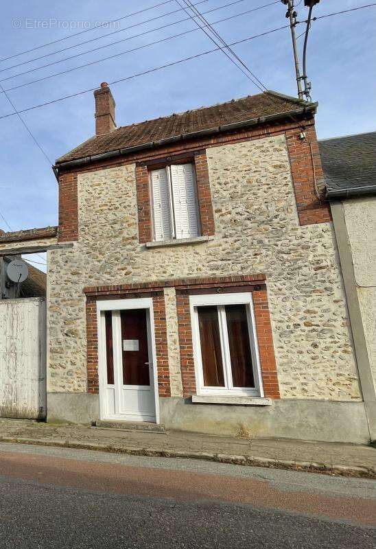 Maison 106 m² à Merobert  - photo 2