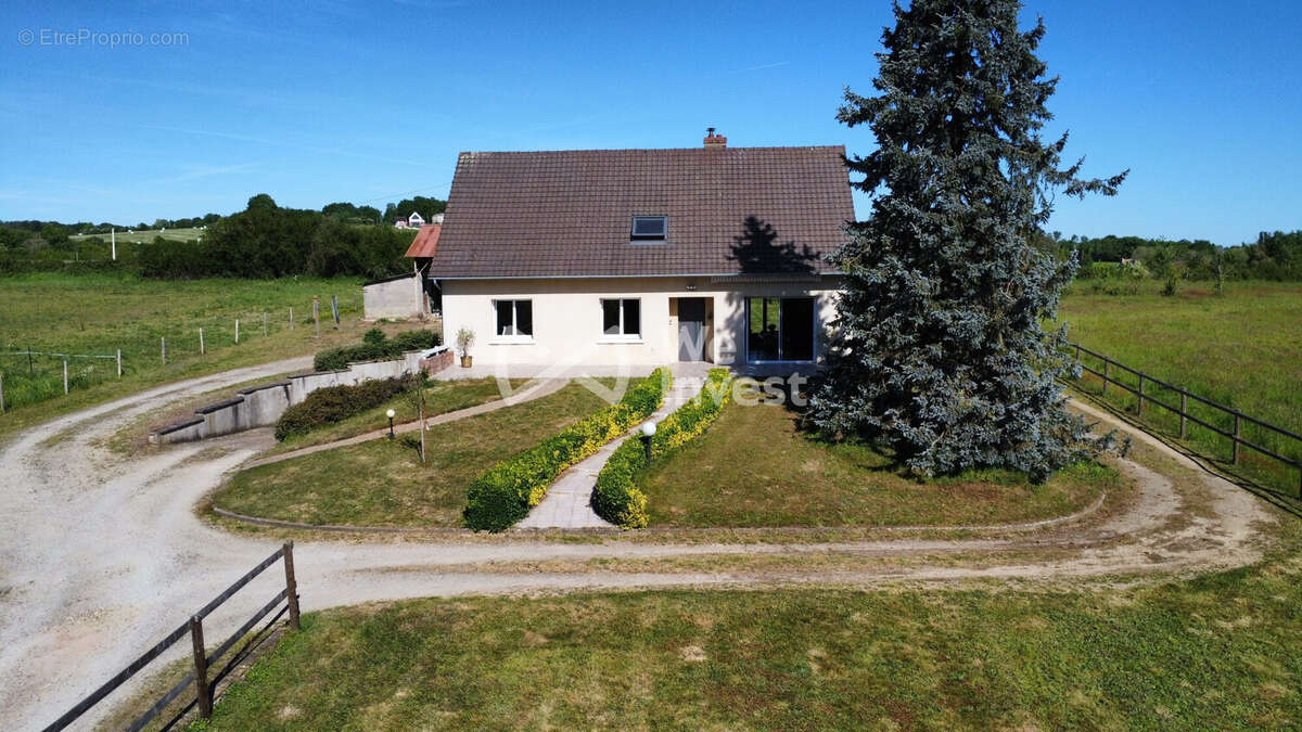 Maison à SAVIGNE-L'EVEQUE