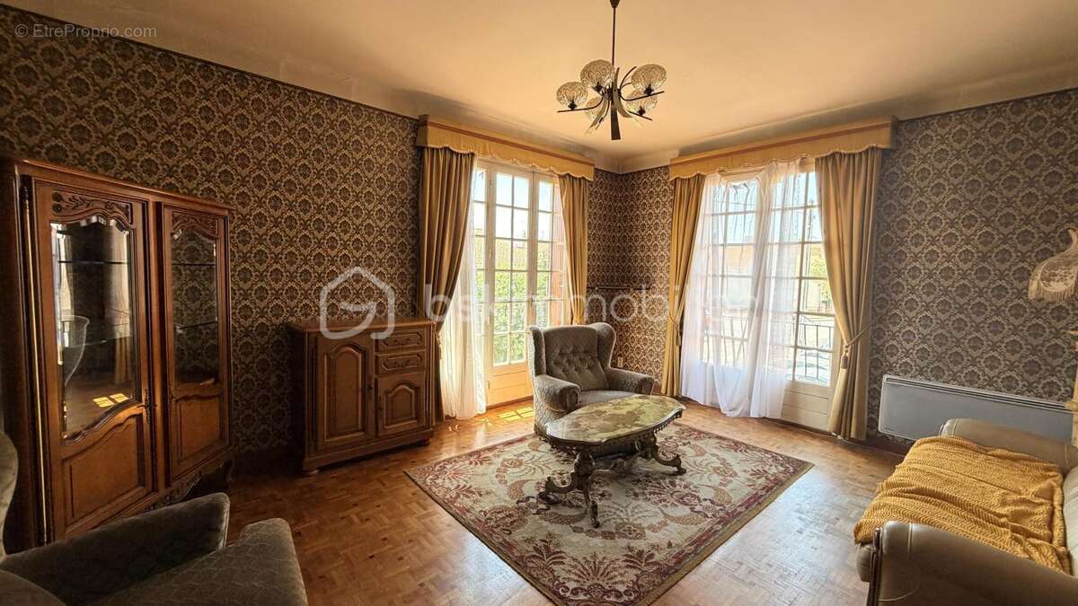 Maison de village en trois faces avec garage et jardin - photo 8
