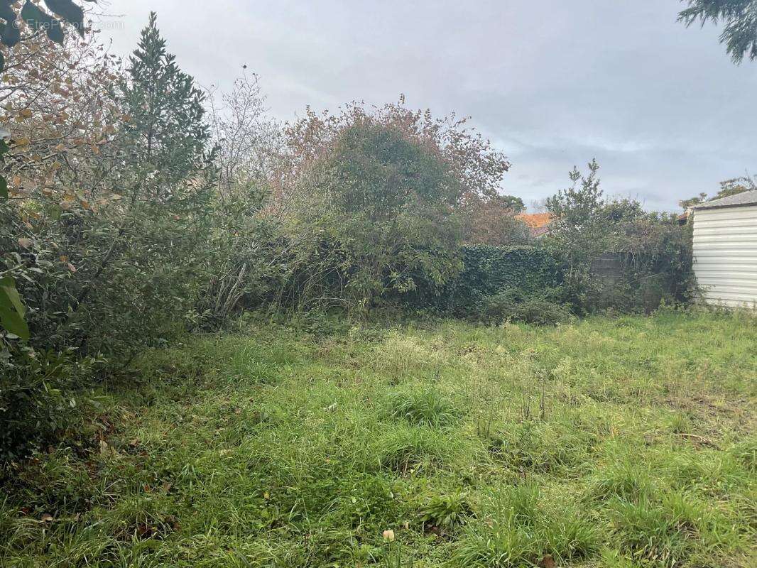 Terrain à MERIGNAC