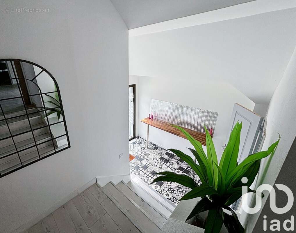 Maison 800 m² à Saint-Hernin  - photo 2