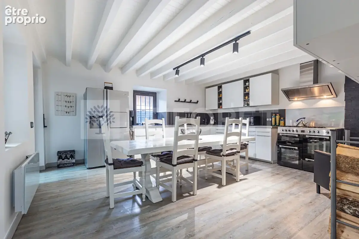 Agence immobiliere laforet - "galanthus" - maison de 136,27m² - terrain de 659m² - garages - piscine - jaccuzzi - dpe d - photo 5