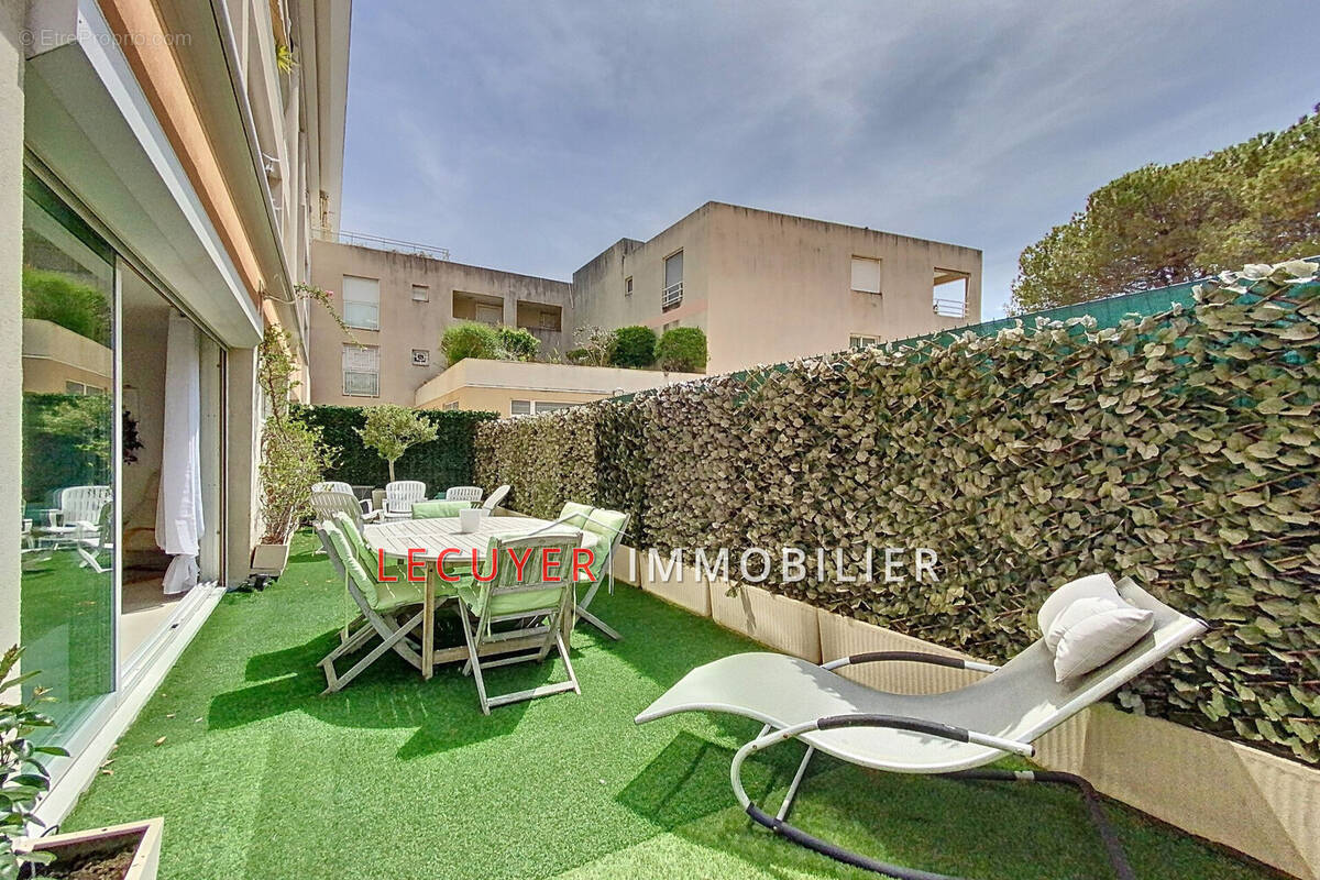 Appartement à VALLAURIS