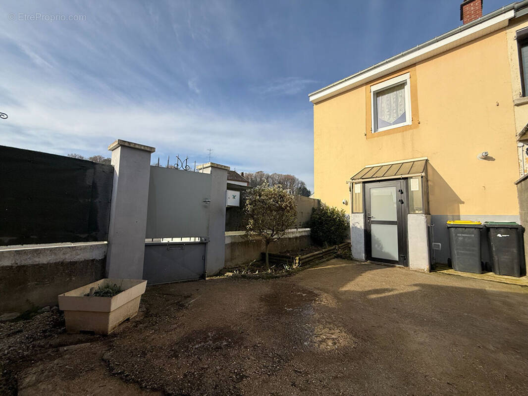 Maison à POURU-SAINT-REMY