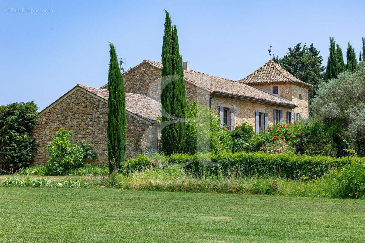 Maison à SAINTE-CECILE-LES-VIGNES