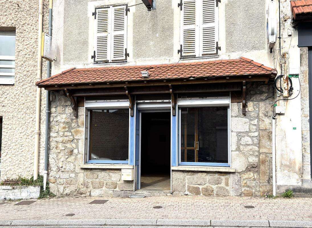 Saint Anthème  63660 immeuble sur trois niveaux plus combles 180 m² - photo 12