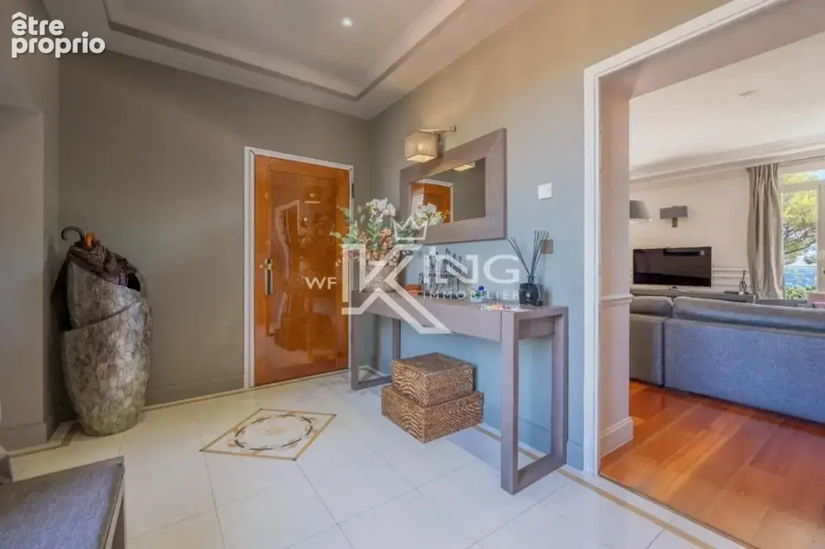 Saint Raphael appartement de prestige de 295 m² avec accès privé par ascenseur. pleine vue mer et triple garages - photo 17