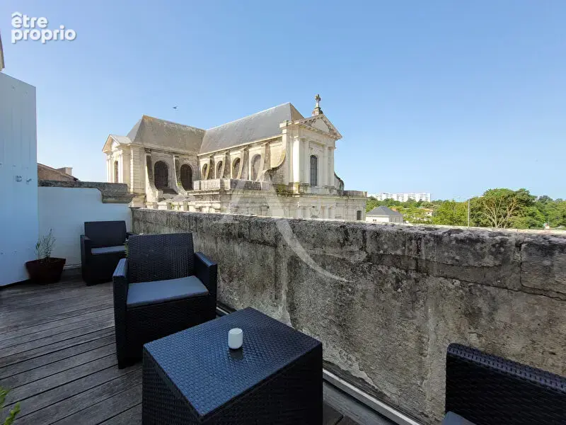A vendre - Magnifique T2 bis avec terrasse et vue sur la Cathédrale Saint-Louis - photo 10