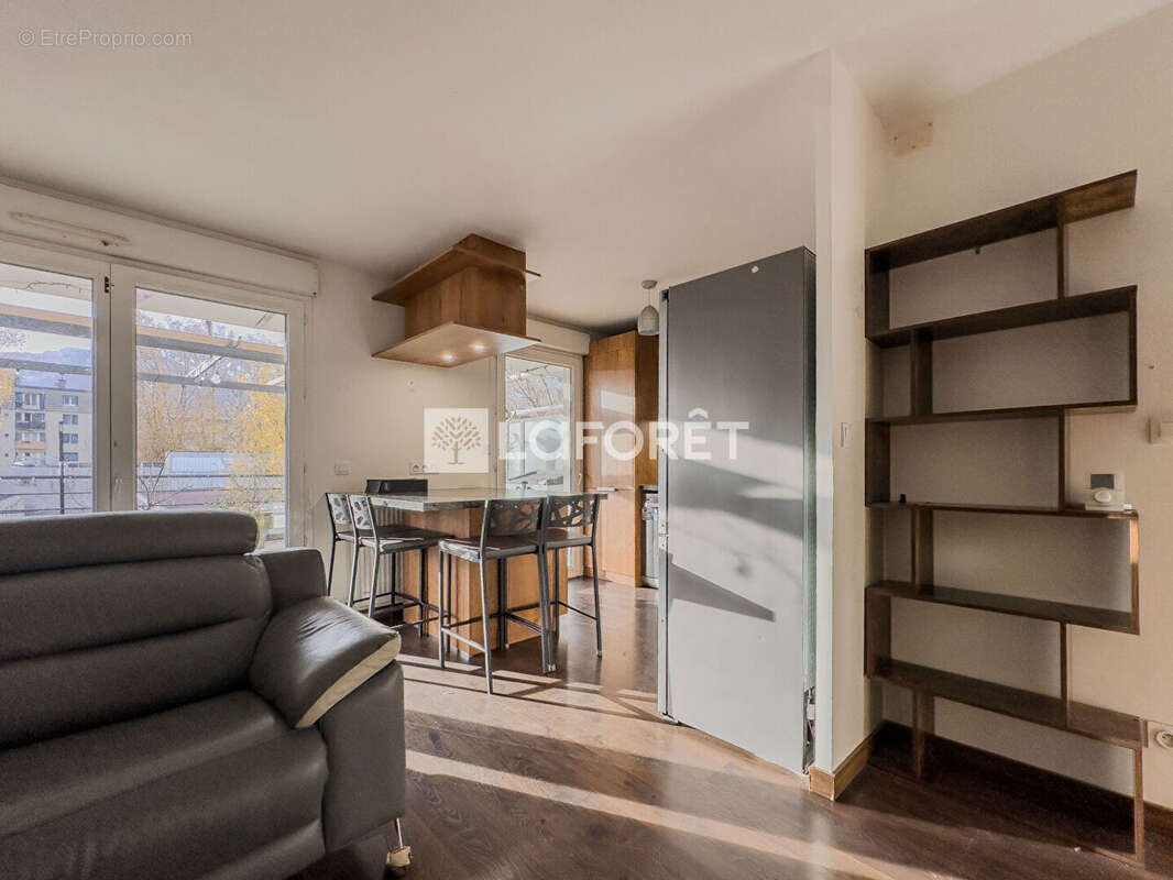 Appartement à SAINT-MARTIN-D&#039;HERES