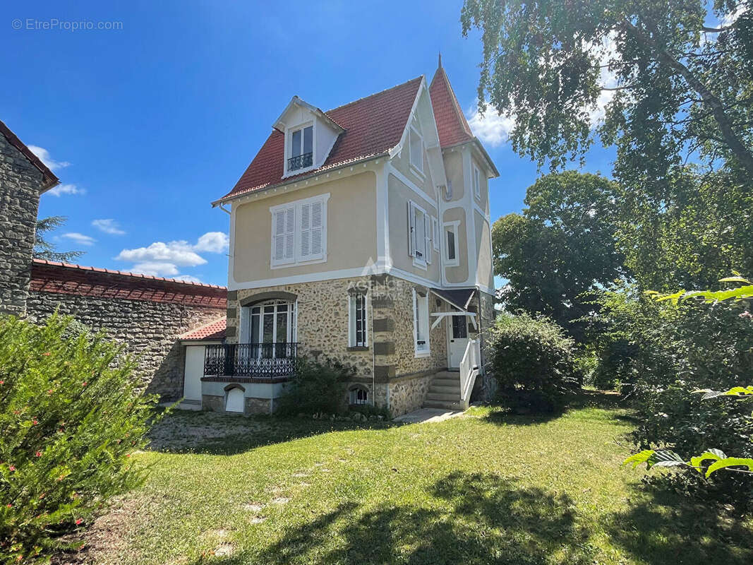 Maison à CARRIERES-SOUS-POISSY