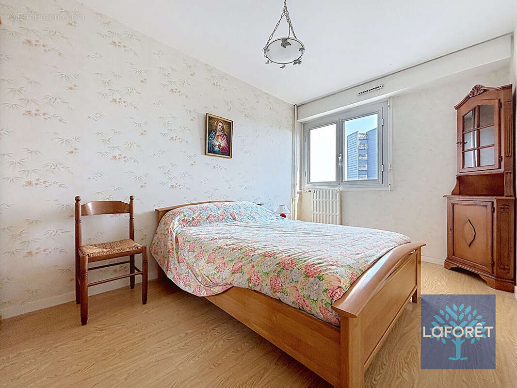 Appartement La Roche Sur Yon 3 pièce(s) 85.78 m2 - photo 6