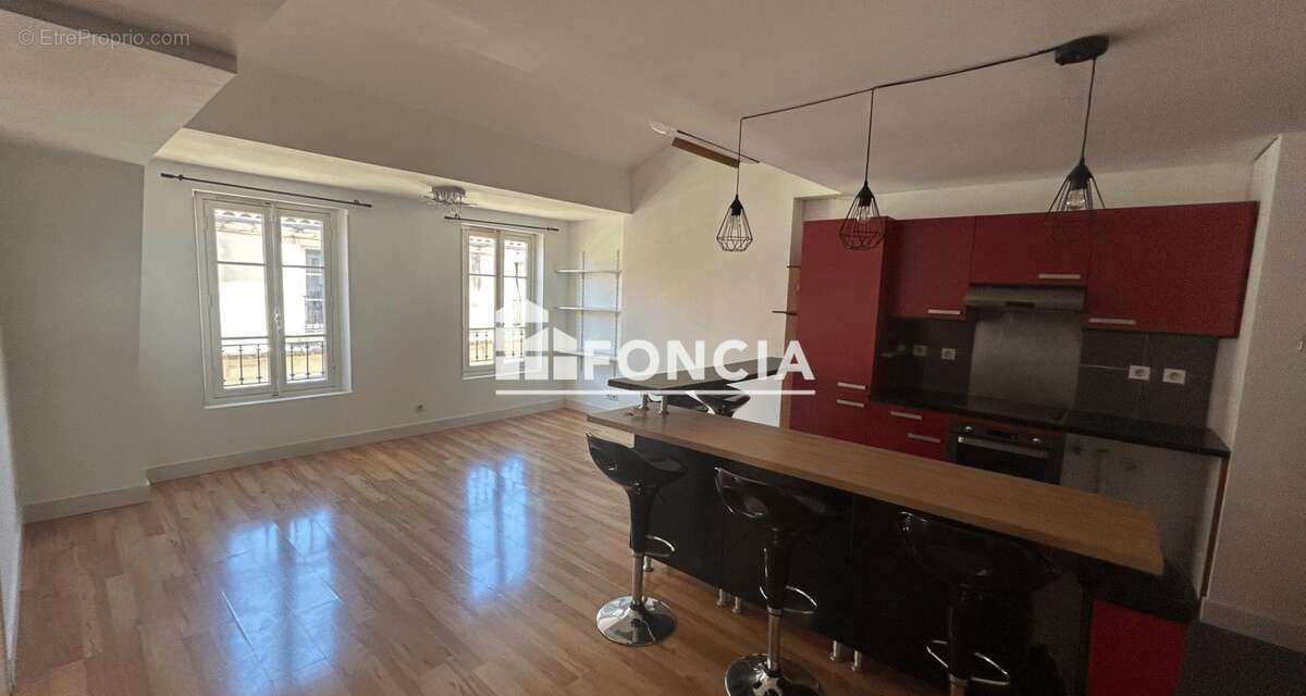 Appartement à MARSEILLE-2E