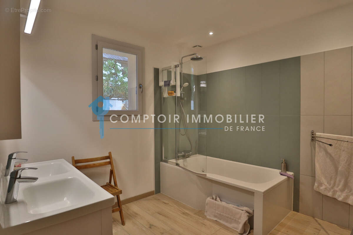Maison à SAINT-SATURNIN-LES-APT