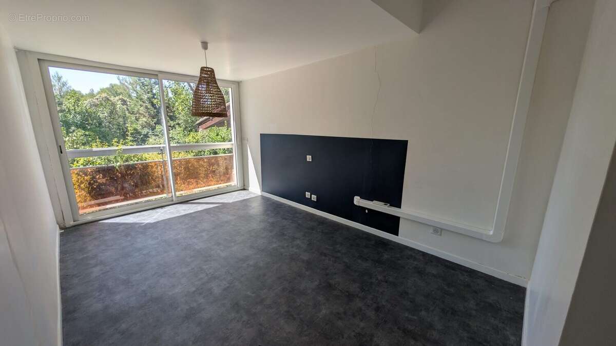 Maison 174 m² à Saint-Clement-De-Riviere  - photo 7