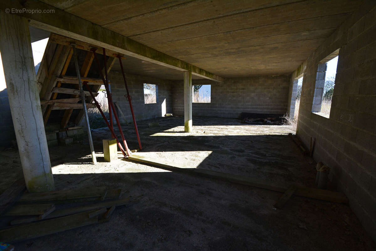 Terrain à BRANCOURT-LE-GRAND