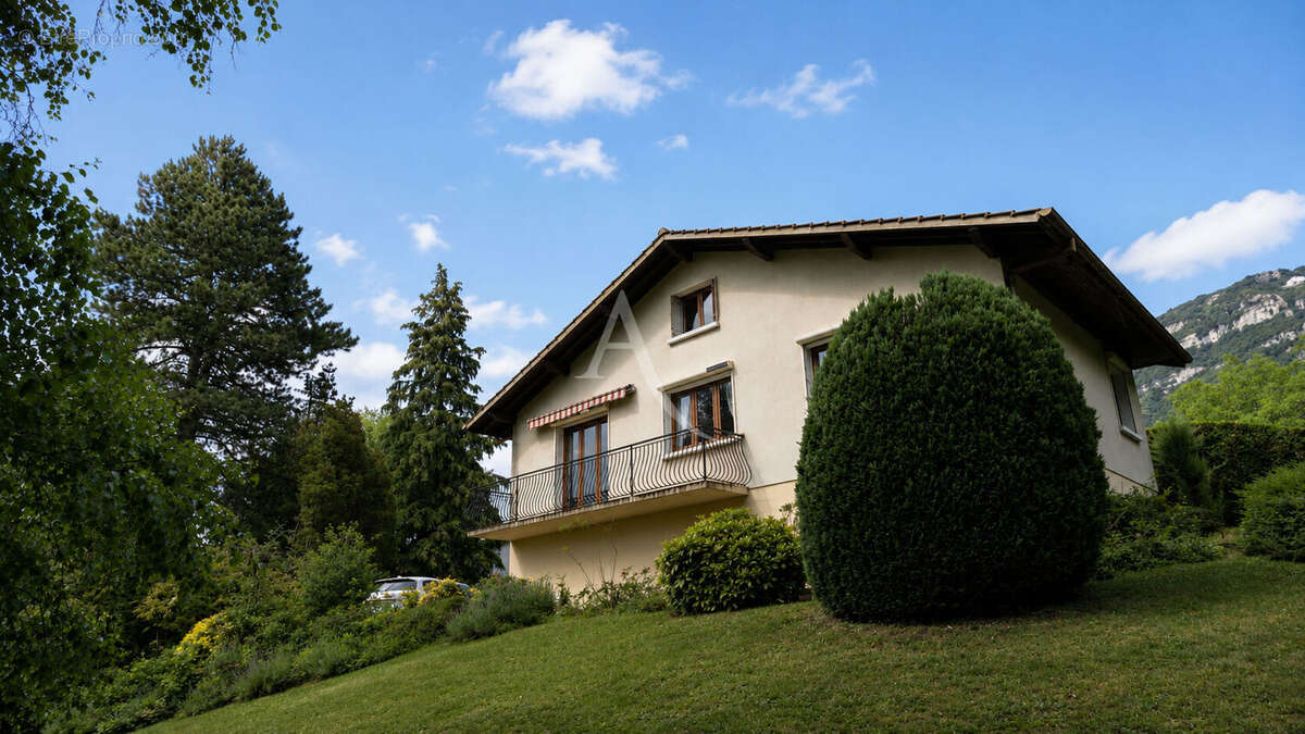 Maison à COLLONGES-SOUS-SALEVE
