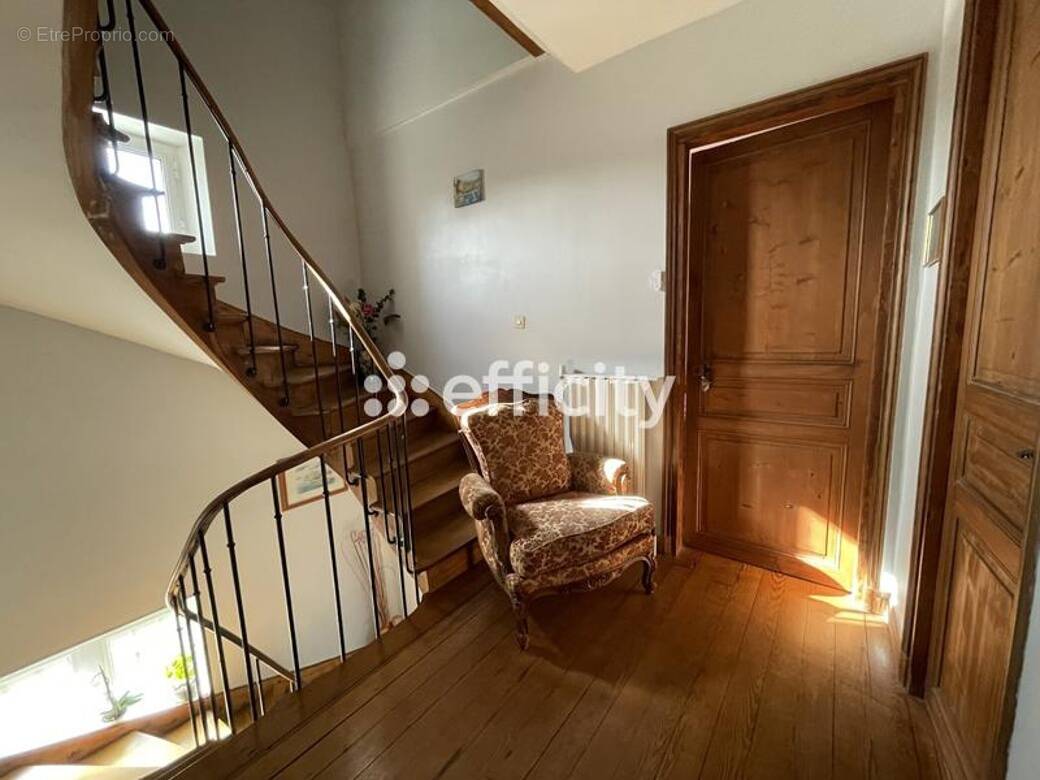 Maison à SAINT-PIERRE-LES-NEMOURS