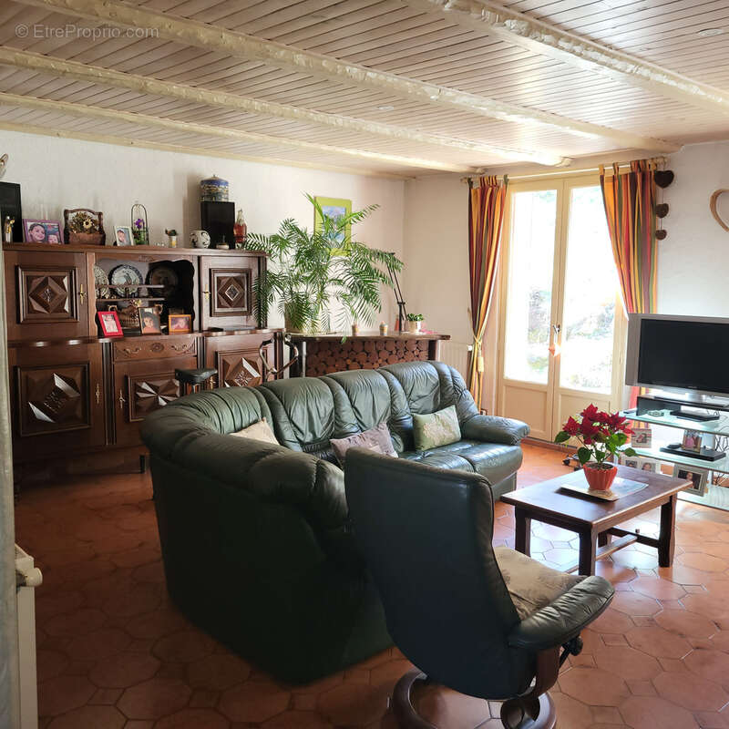 Maison à RIOM-ES-MONTAGNES