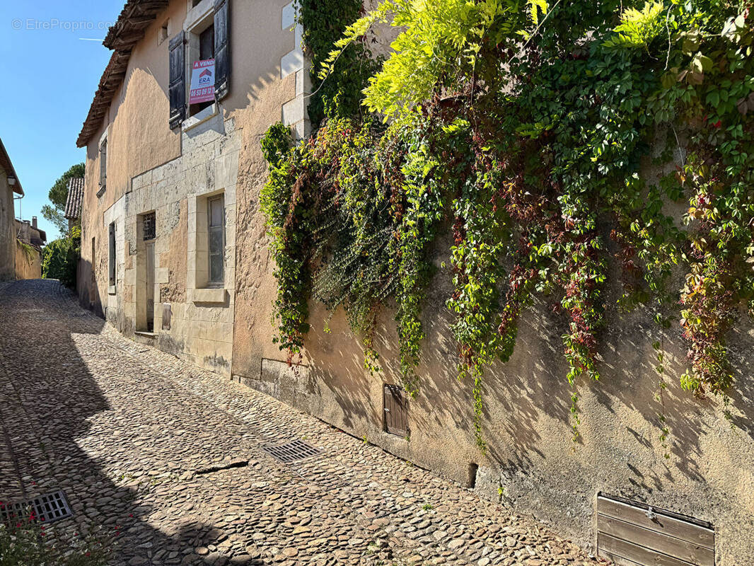 Maison à SAINT-AQUILIN
