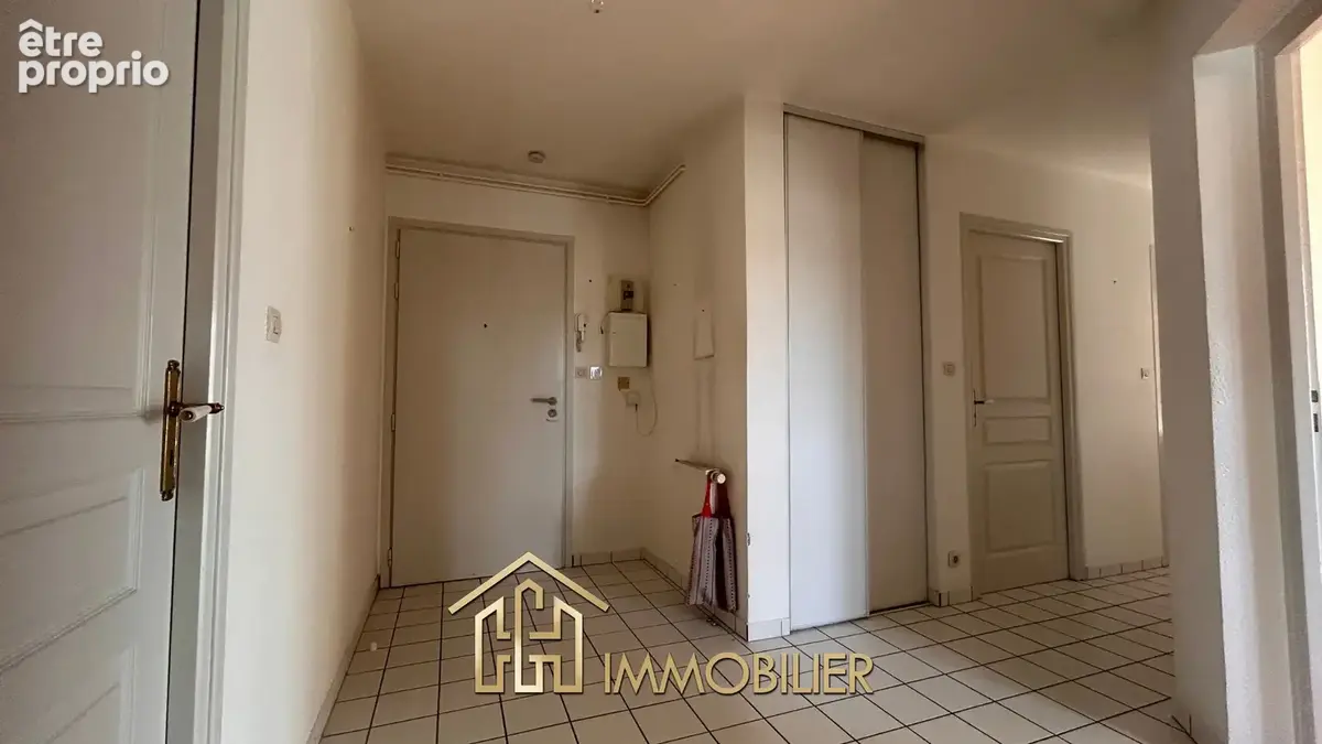Wintzenheim   3 pièces de 78 m2 au dernier étage avec terrasse, garage et cave - photo 4