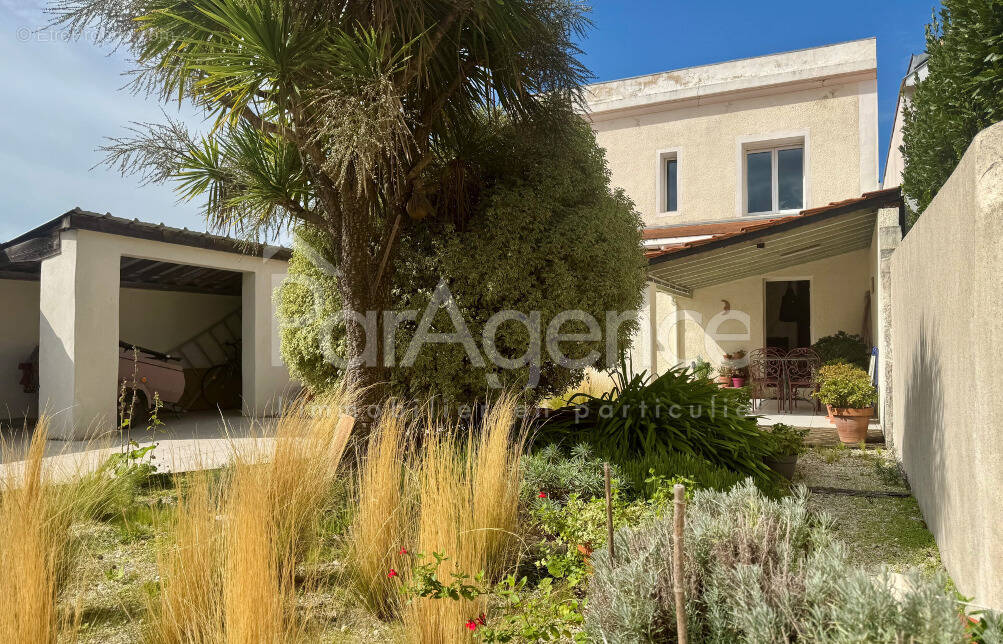 Maison à SAINT-GEORGES-DE-DIDONNE