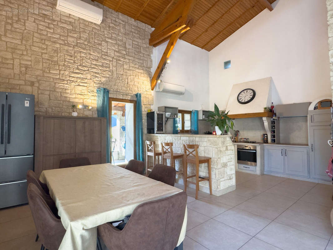 Maison à LA COUCOURDE