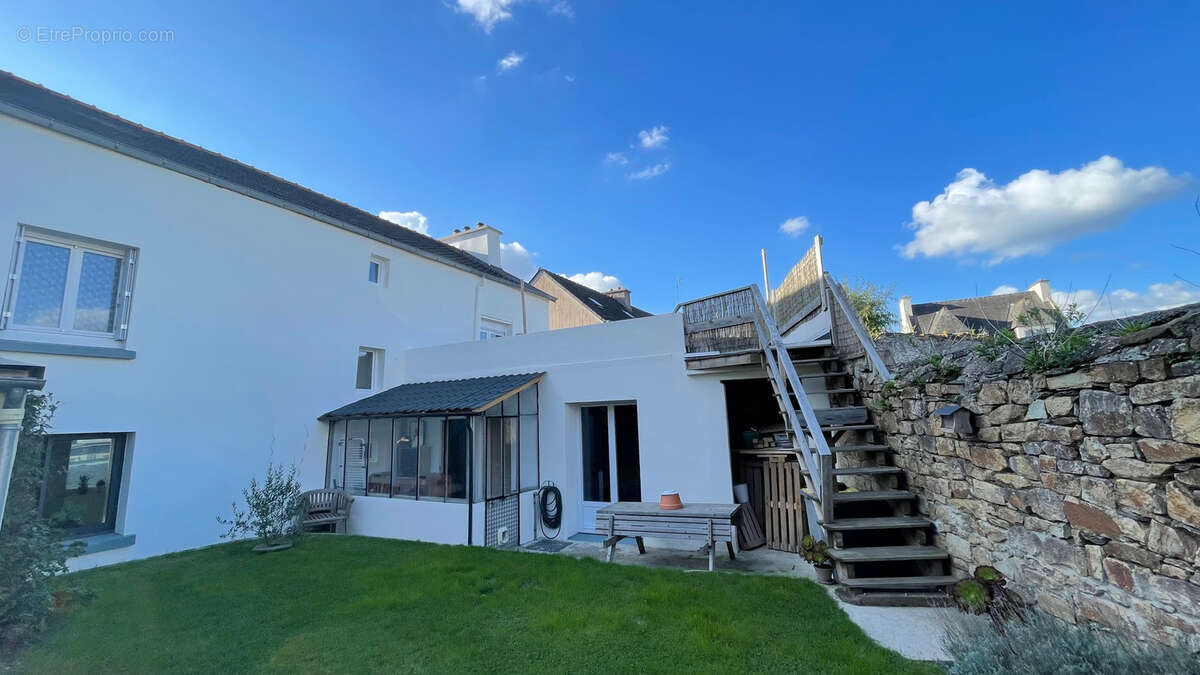 Maison à LE RELECQ-KERHUON