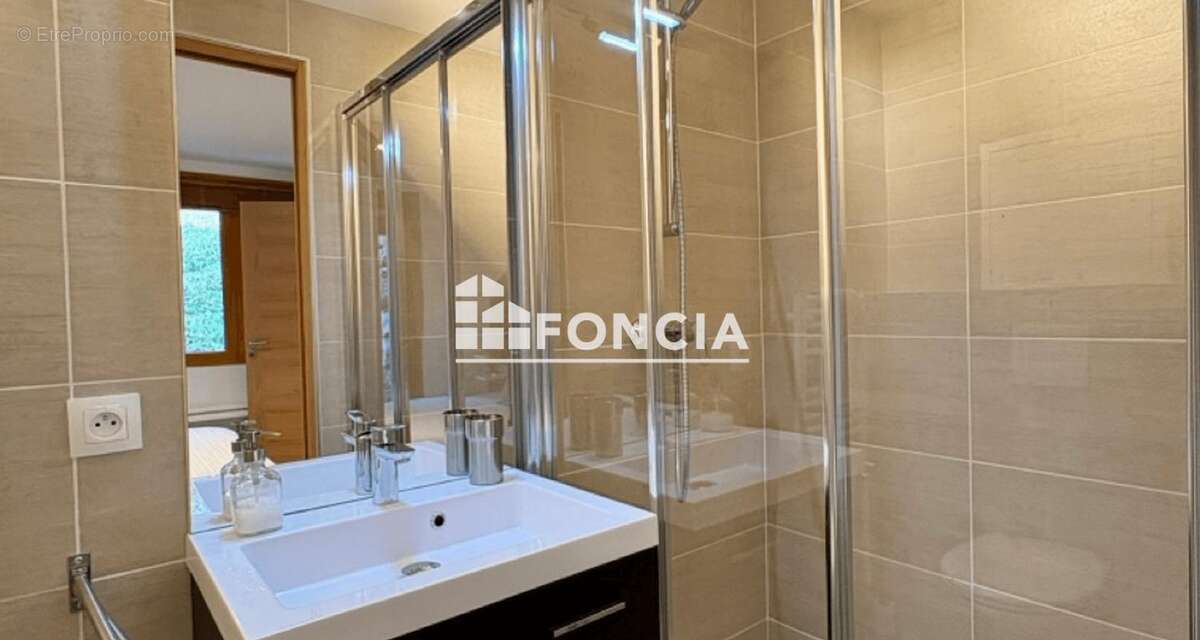 Appartement à LES ALLUES