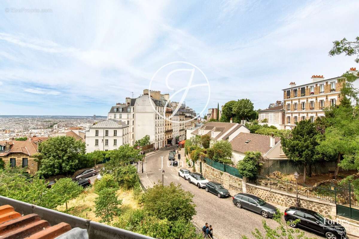 Paris 18e - HAUT MONTMARTRE / PLACE JEAN BAPTISTE CLÉMENT  - Appartement  à vendre - 4 pièces - 90,84m² Carrez - 107,84m² au sol - photo 29