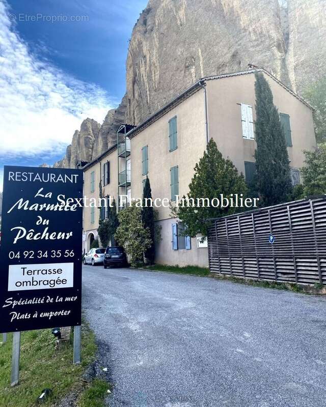 Commerce à LES MEES