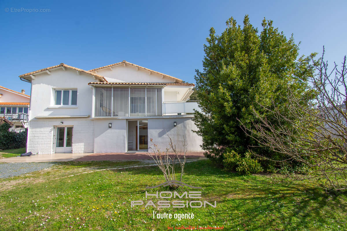 Maison à VAUX-SUR-MER