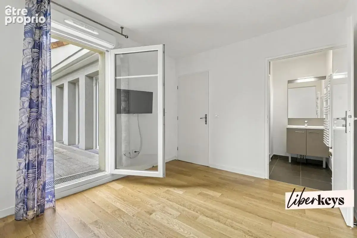 Appartement traversant avec balcon exposé Sud - Dernier étage dans résidence calme et récente - photo 7