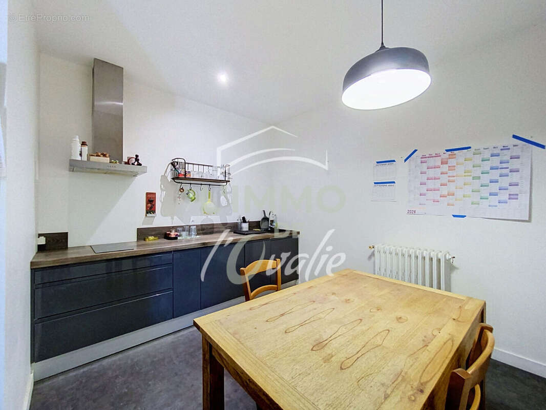 Immeuble Grenade  380 m² - photo 9