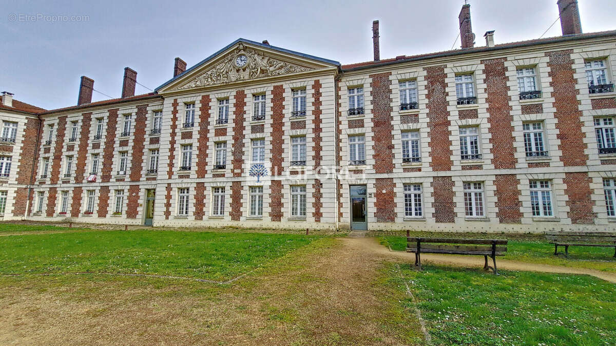 Appartement à LA FERE