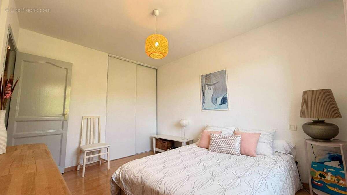 Maison à LACROIX-FALGARDE