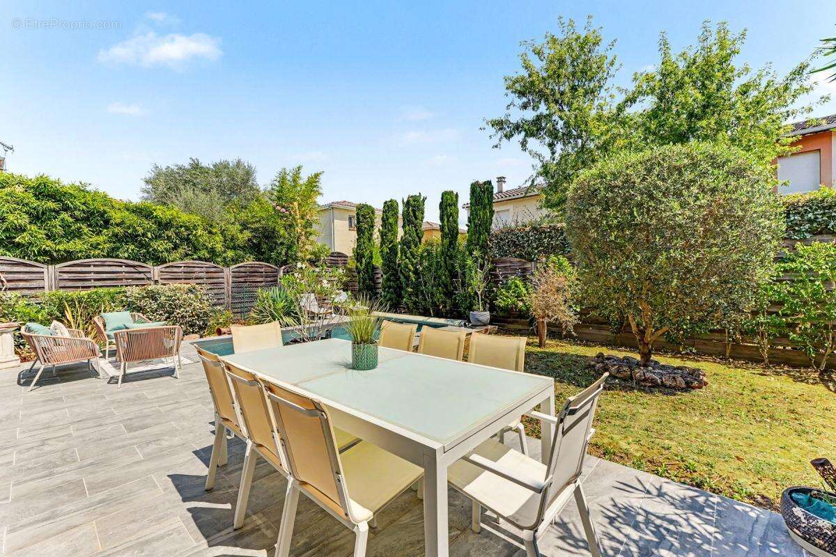 Maison T4 de + 86 m² avec Jardin, Piscine, Garage & Climatisation – Castelginest - photo 14