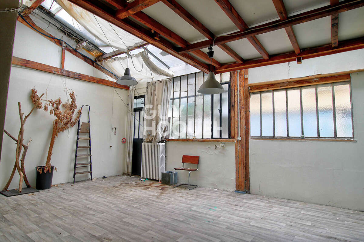 Commerce à PARIS-20E