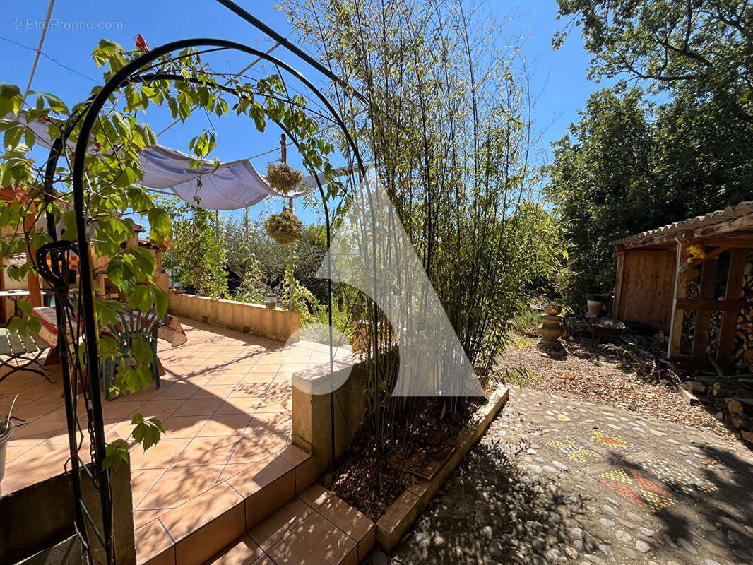 Maison à GREOUX-LES-BAINS