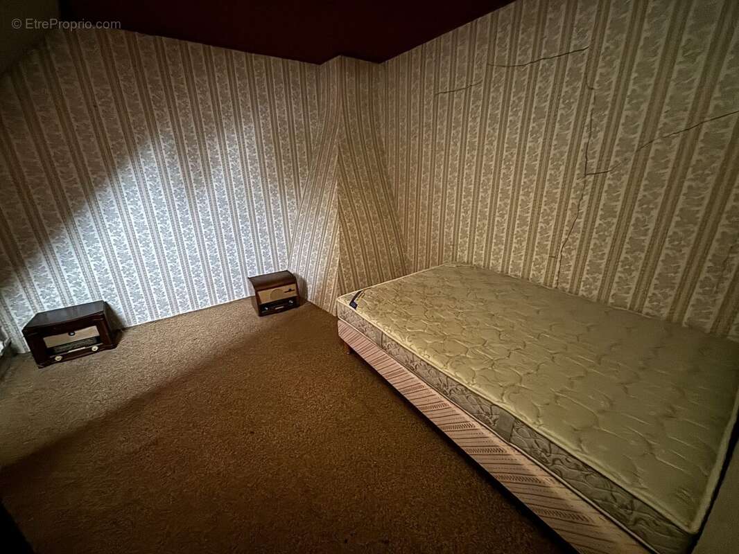 Chambre 1 - Maison à TREMOUILLE