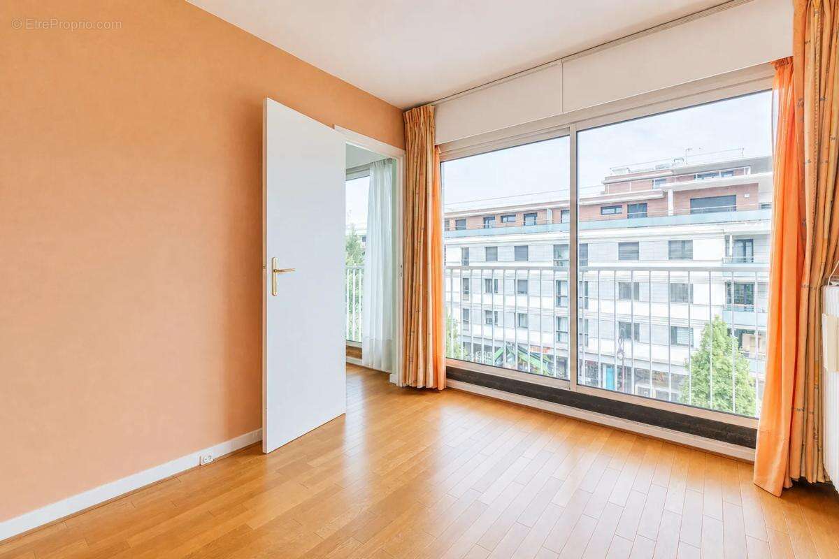 Saint-Cloud - Quartier Pasteur - 85m² - 3 chambres - Terrasse - photo 7