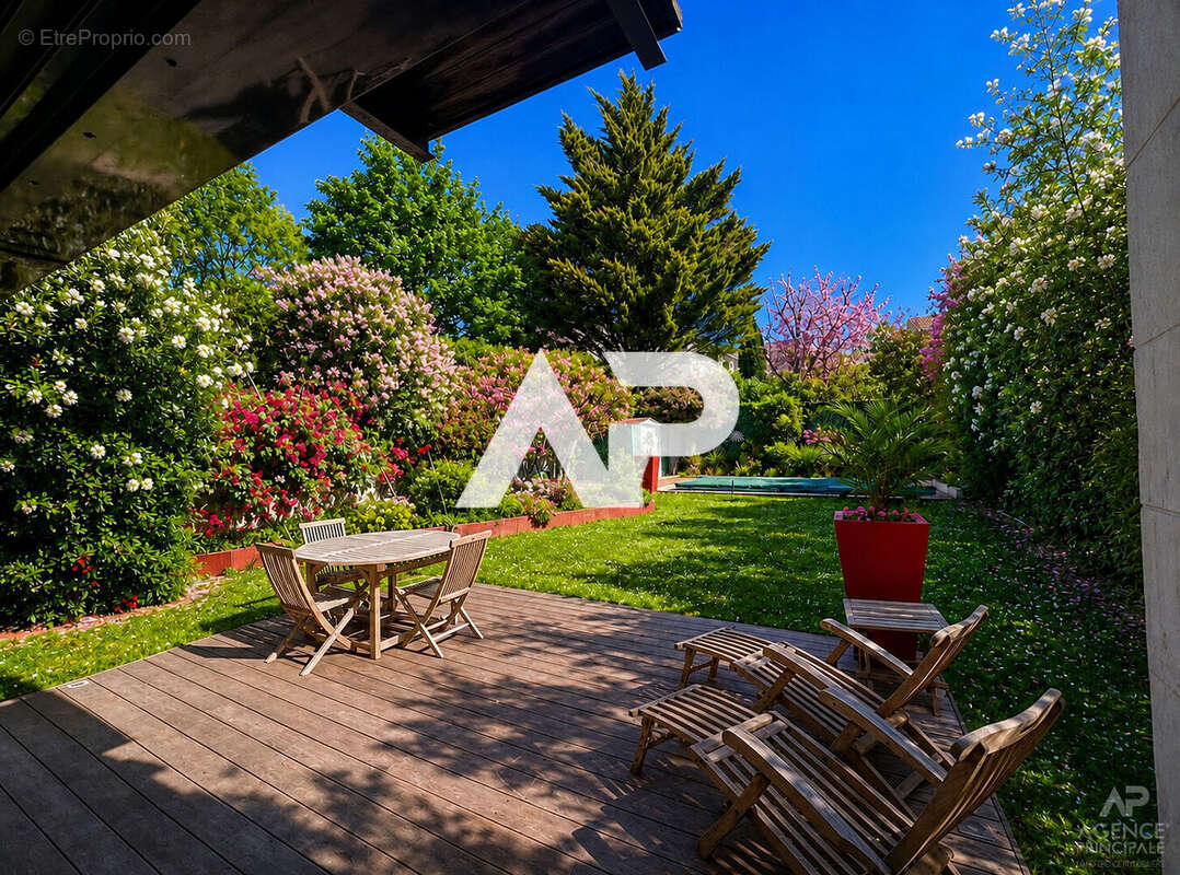 Maison Suresnes 8 pièce(s) 226.50 m2 - photo 11