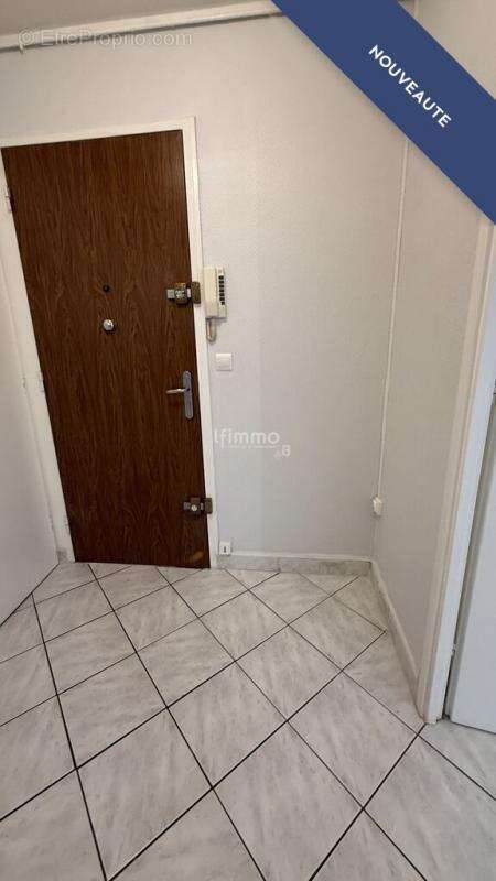 Appartement à PIERRE-BENITE