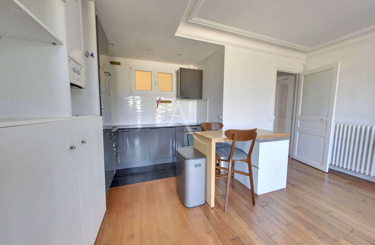 Appartement à PARIS-10E