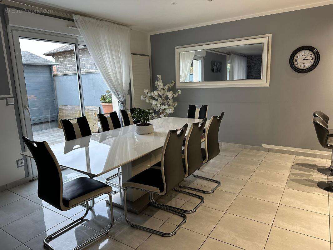 Maison à SAINT-GERMAIN-LES-ARPAJON