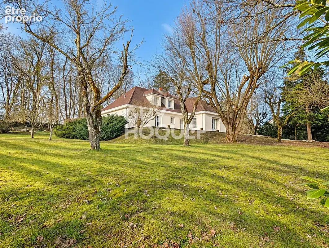 Ecole Valentin, maison 6 chambres, terrain 26 ares - photo 2
