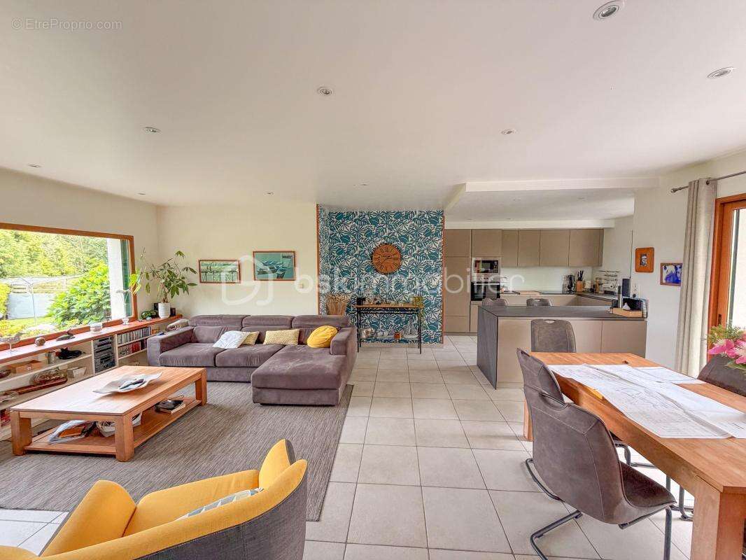 LANDEVANT - Superbe proprieté sur près de 2 hectares de terrain - Piscine - photo 4