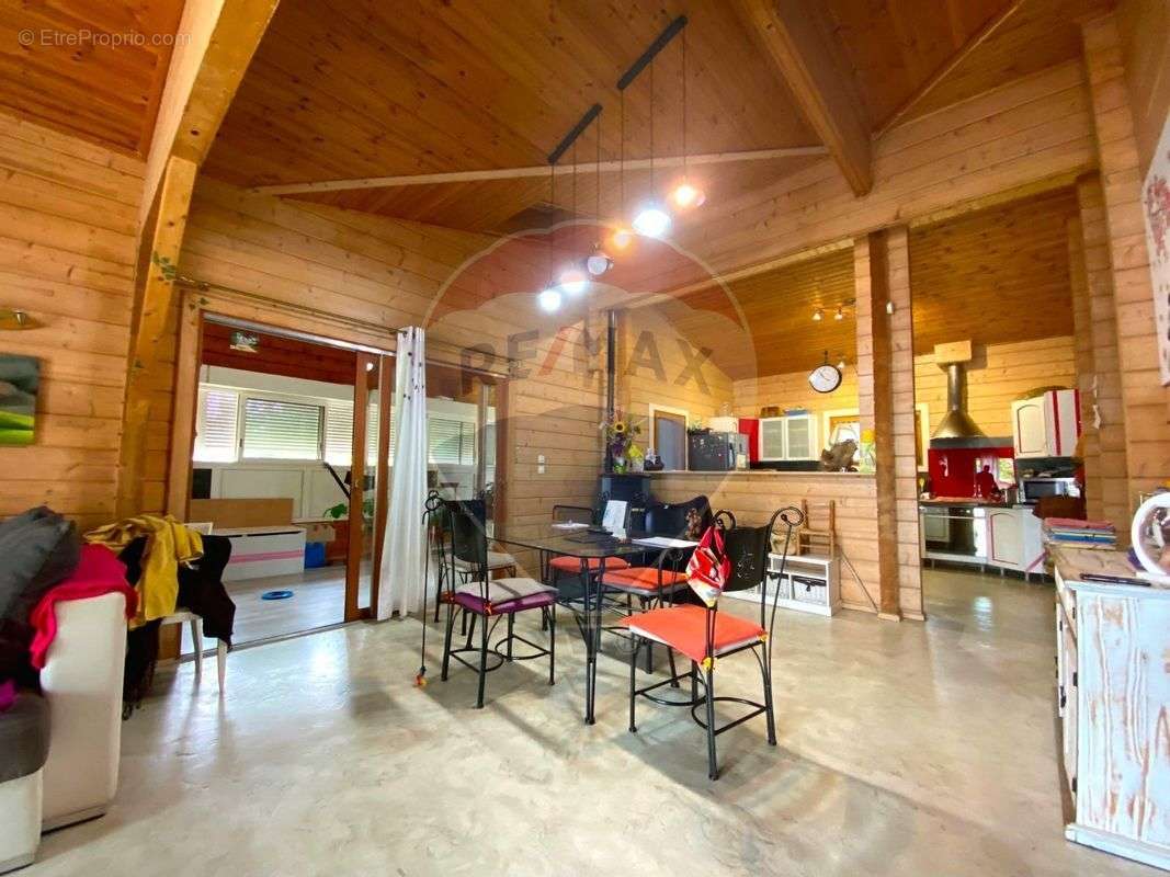 Maison à LA GRIPPERIE-SAINT-SYMPHORIEN