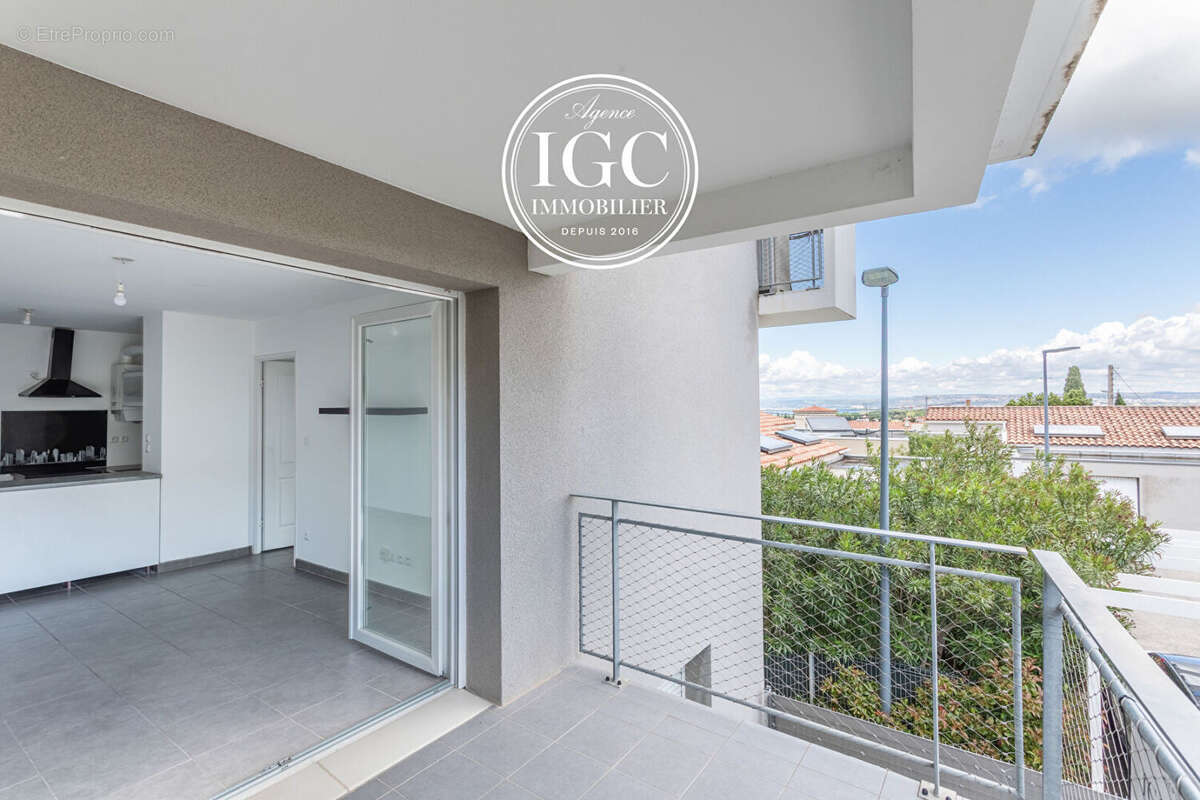 Appartement à CHATEAUNEUF-LES-MARTIGUES